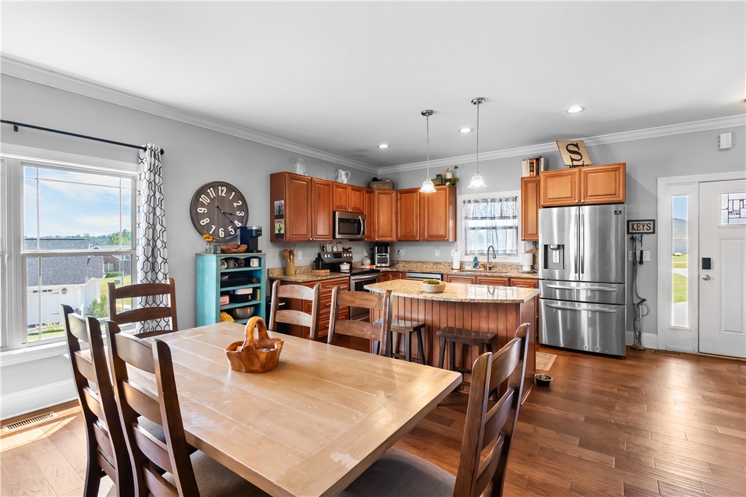 1907 Queen Drive