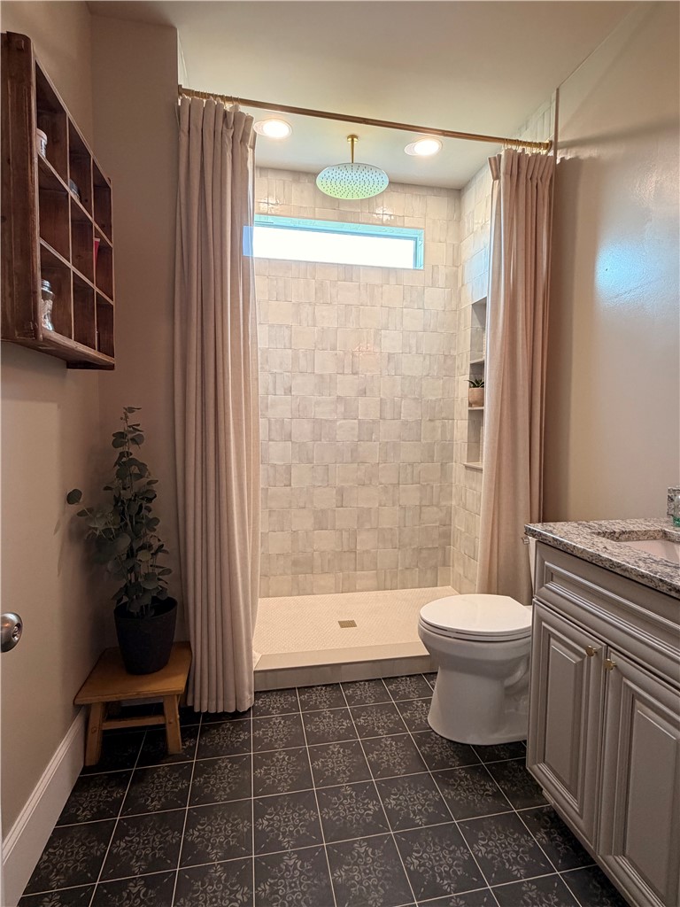 1907 Queen Drive