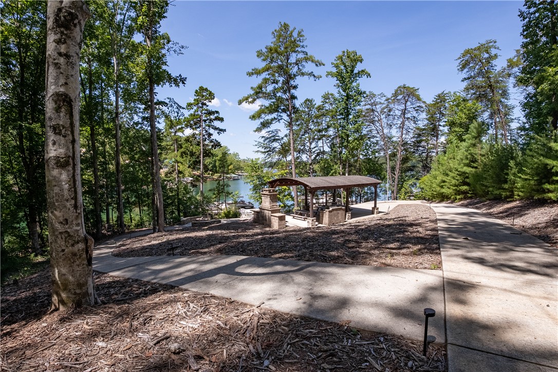 2000 Aberdeen Ln Squirrel Point