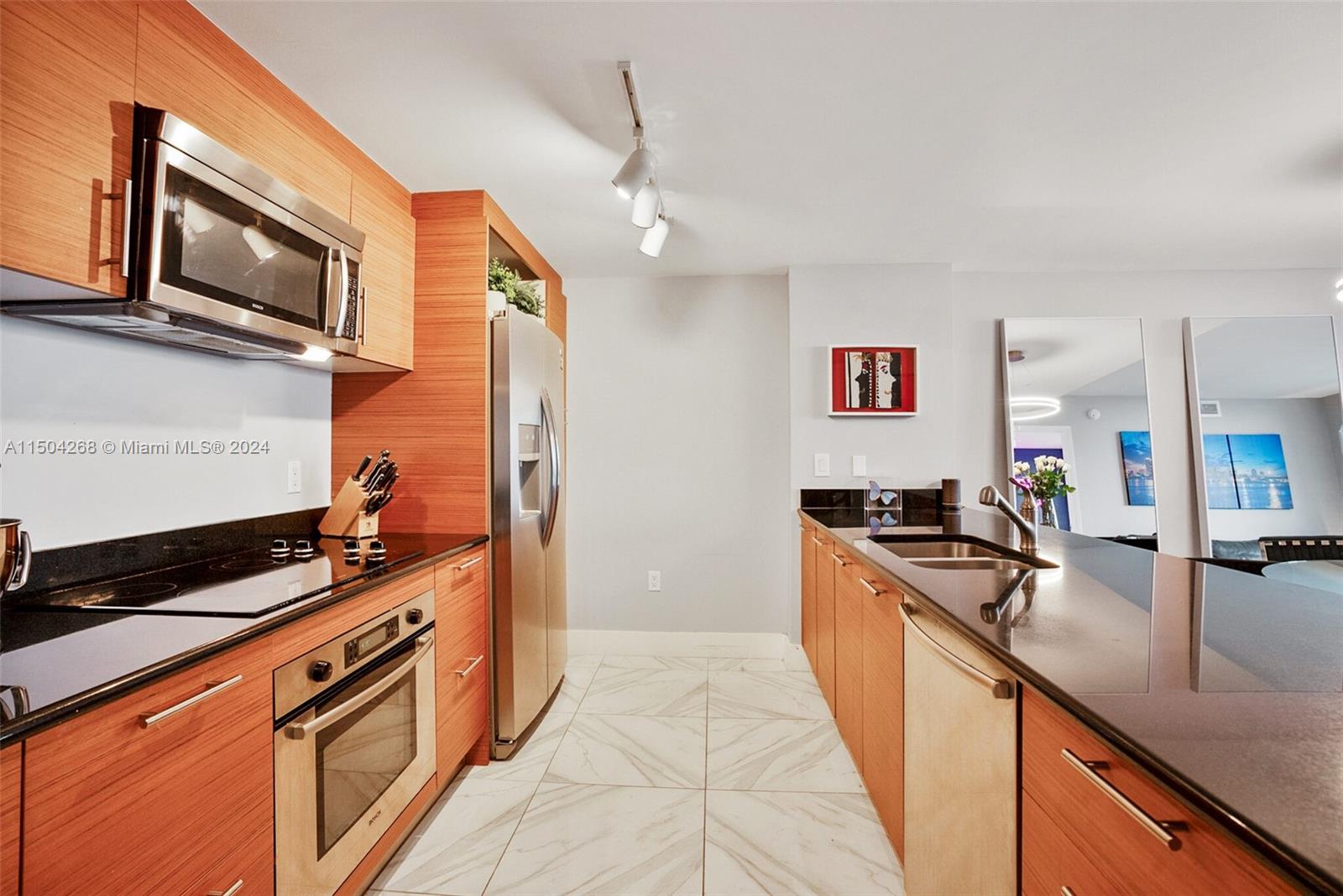 50 Biscayne Blvd # 4611