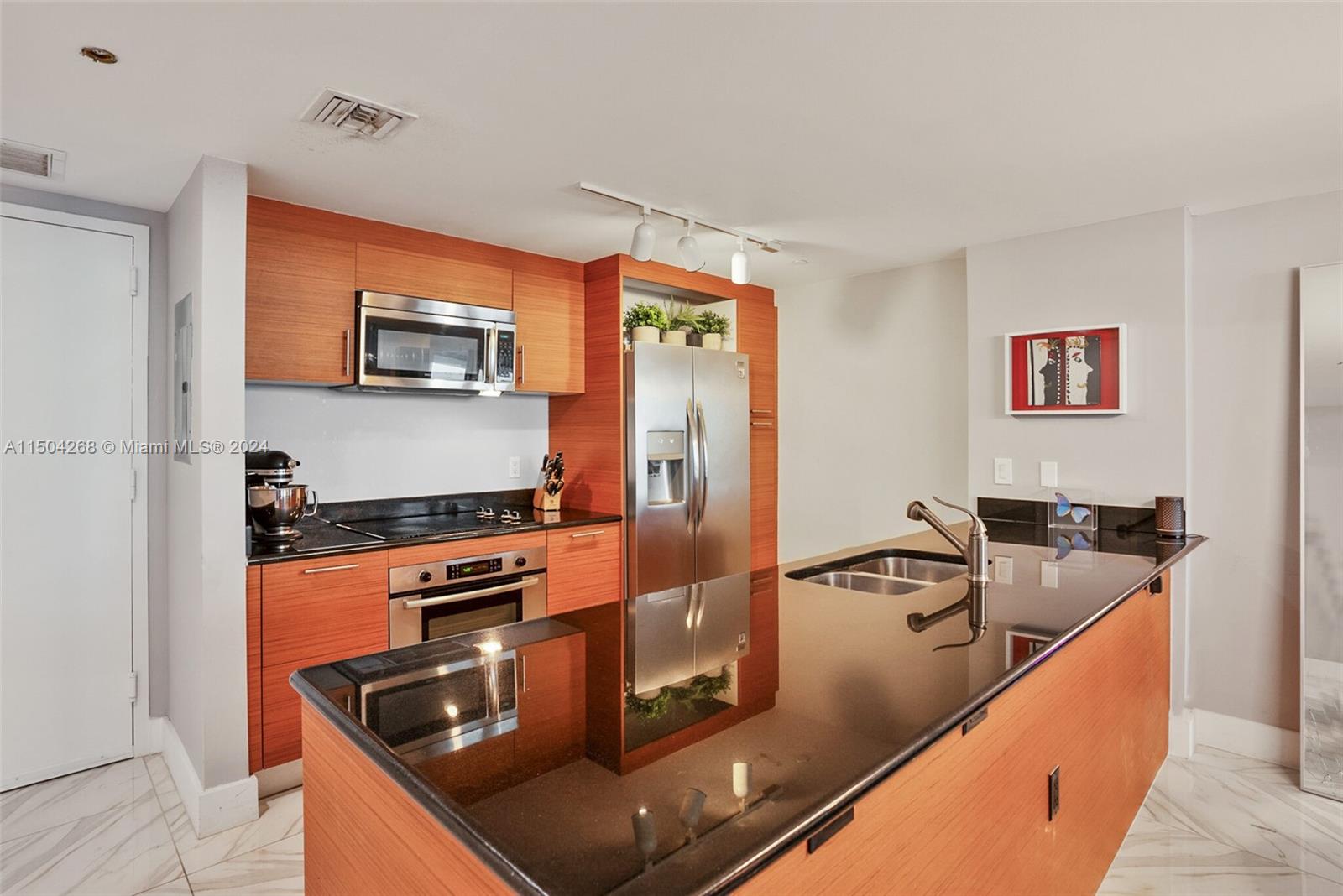 50 Biscayne Blvd # 4611