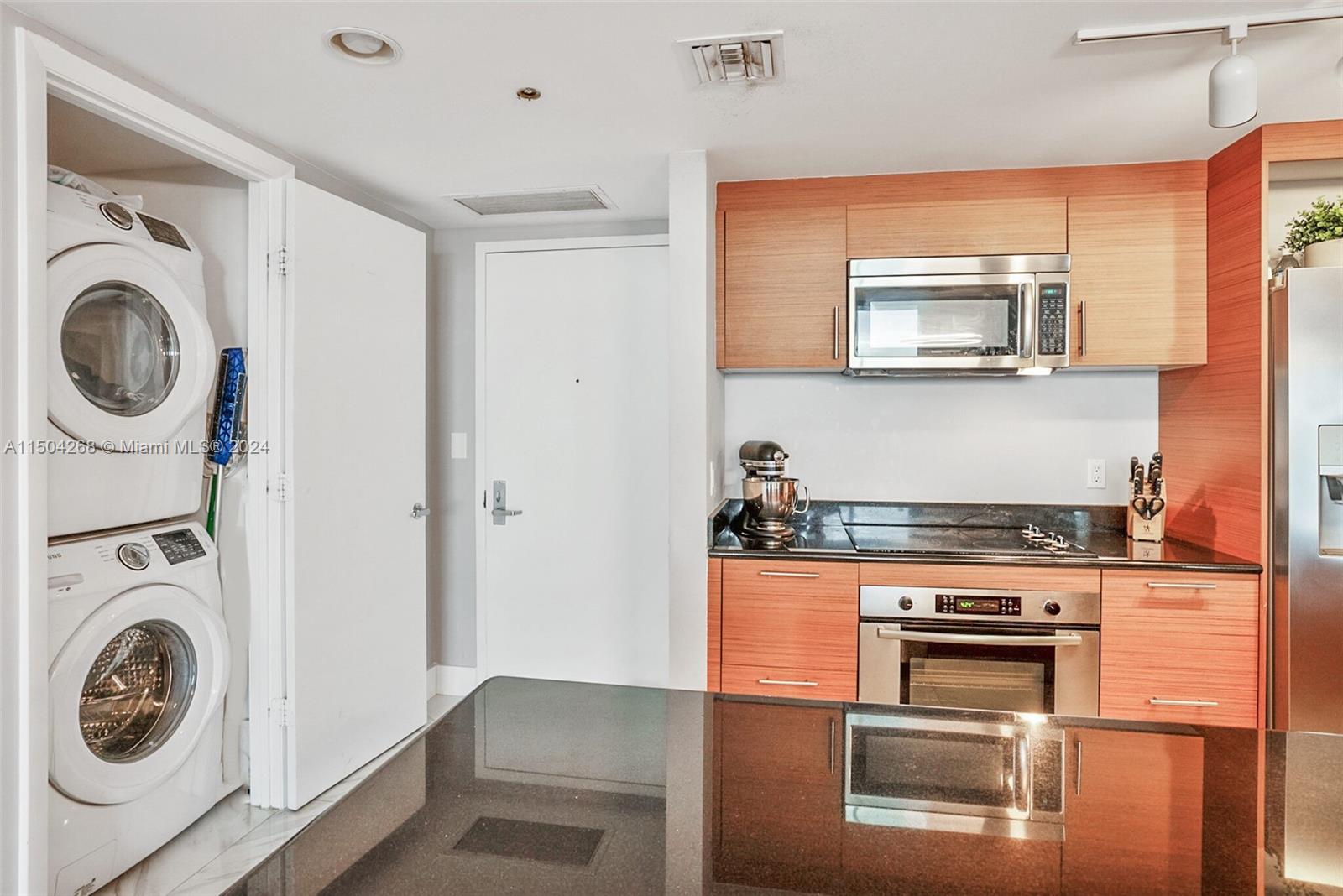 50 Biscayne Blvd # 4611