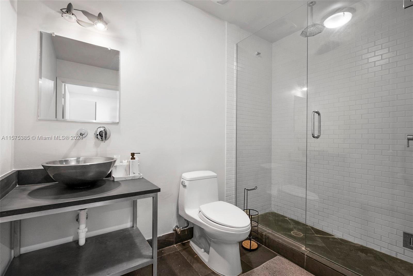 1700 Meridian Ave # 208