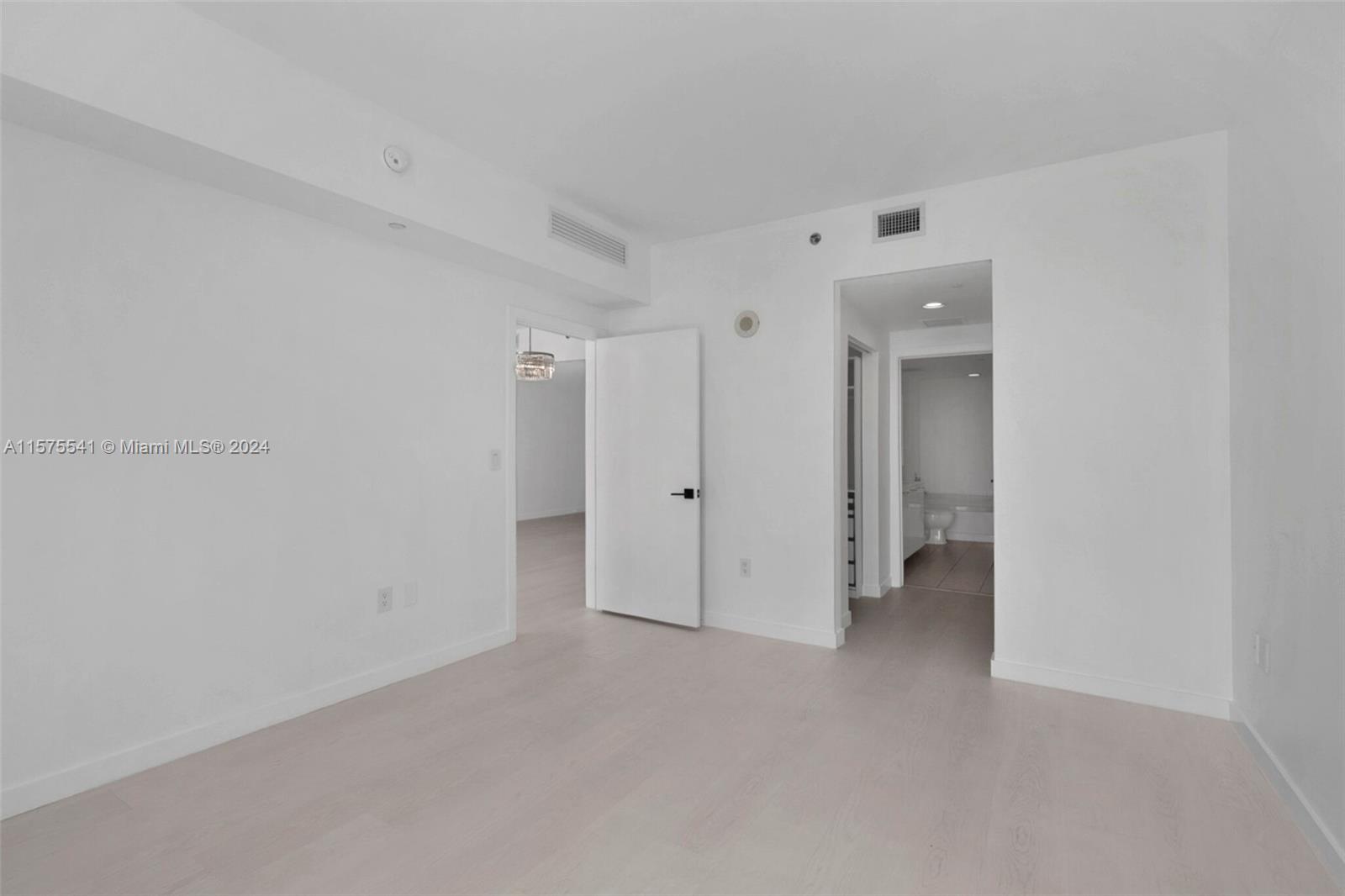 951 Brickell Ave # 2206