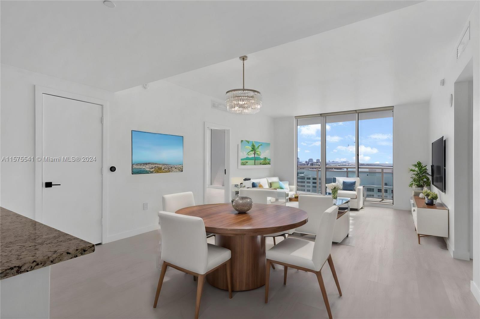 951 Brickell Ave # 2206