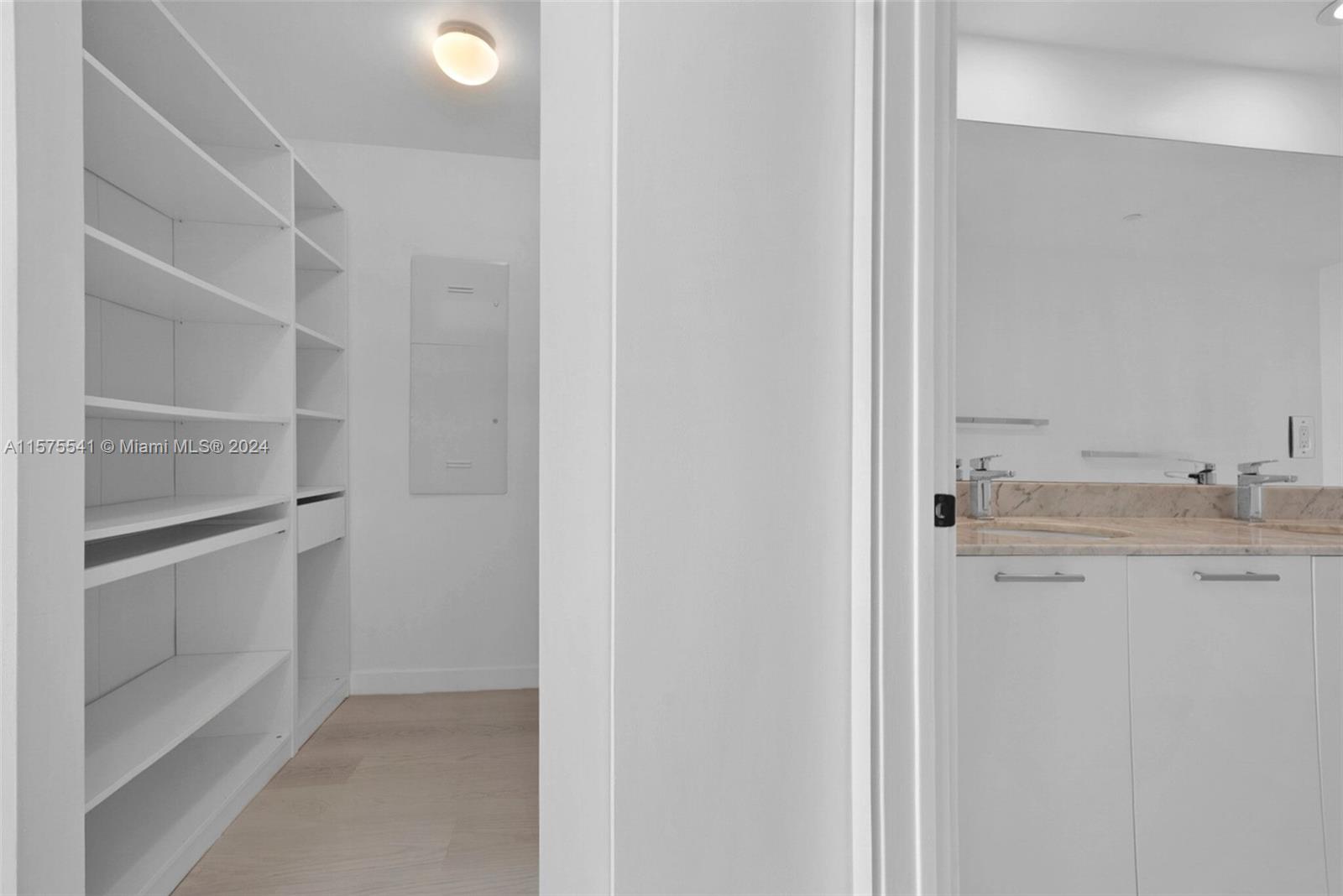 951 Brickell Ave # 2206