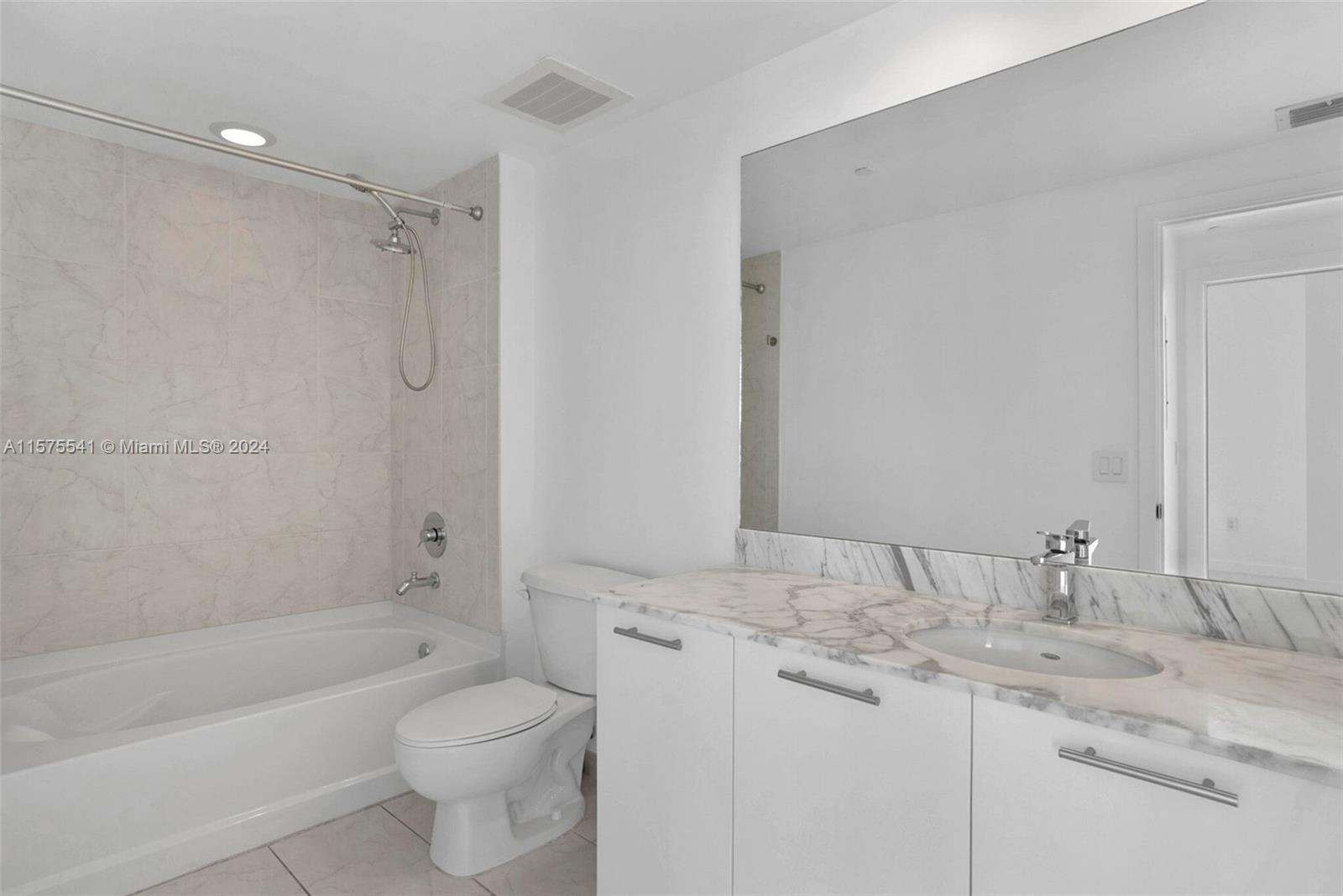 951 Brickell Ave # 2206