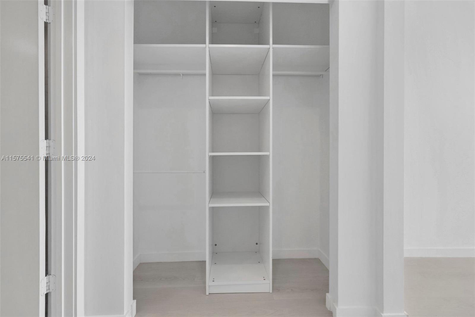 951 Brickell Ave # 2206