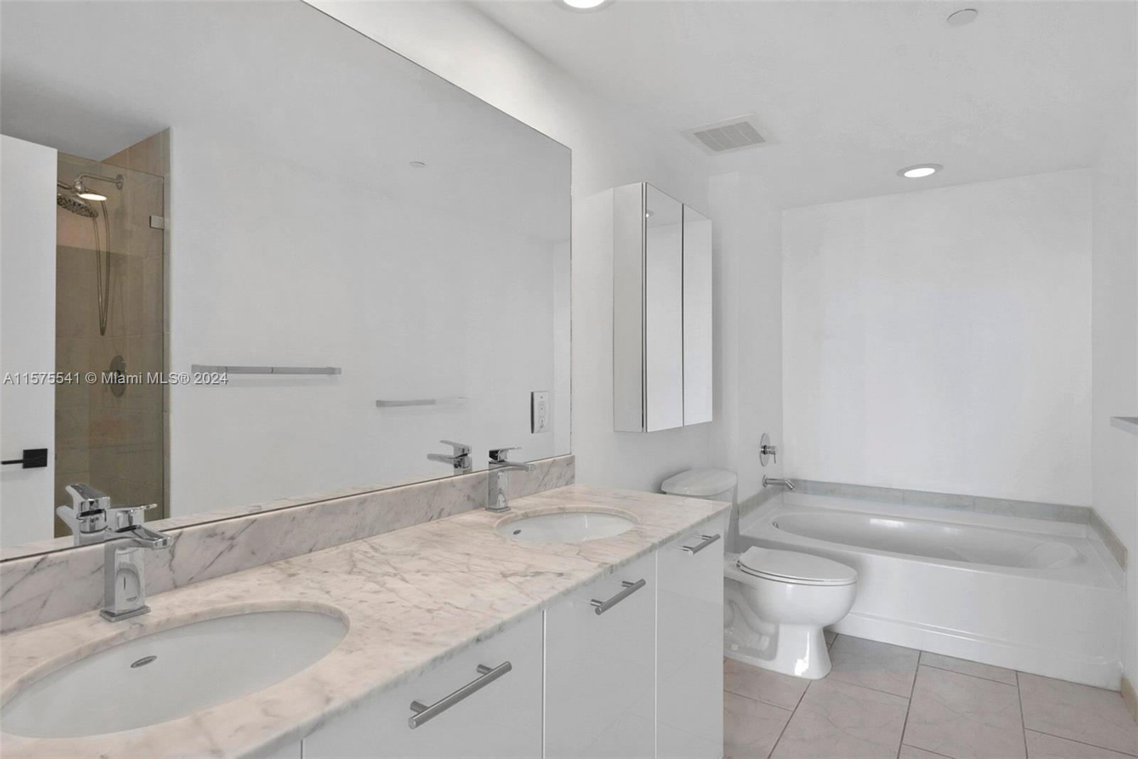 951 Brickell Ave # 2206