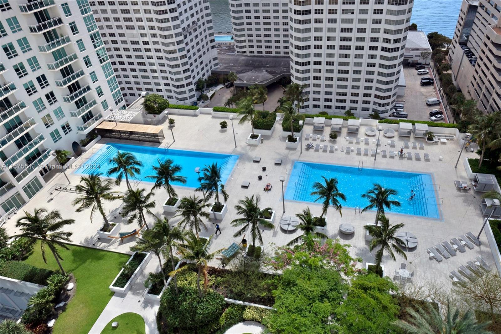 951 Brickell Ave # 2206