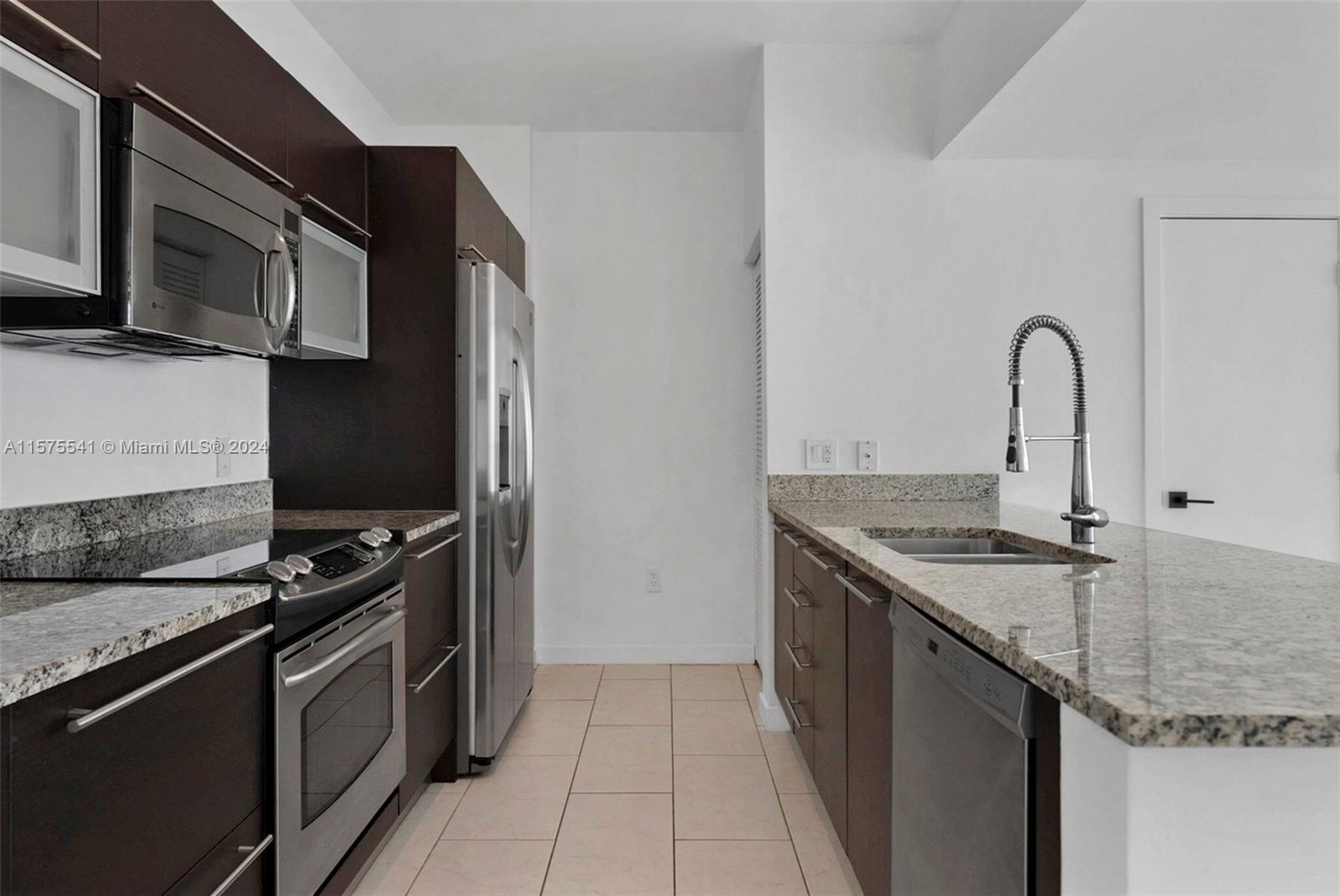 951 Brickell Ave # 2206