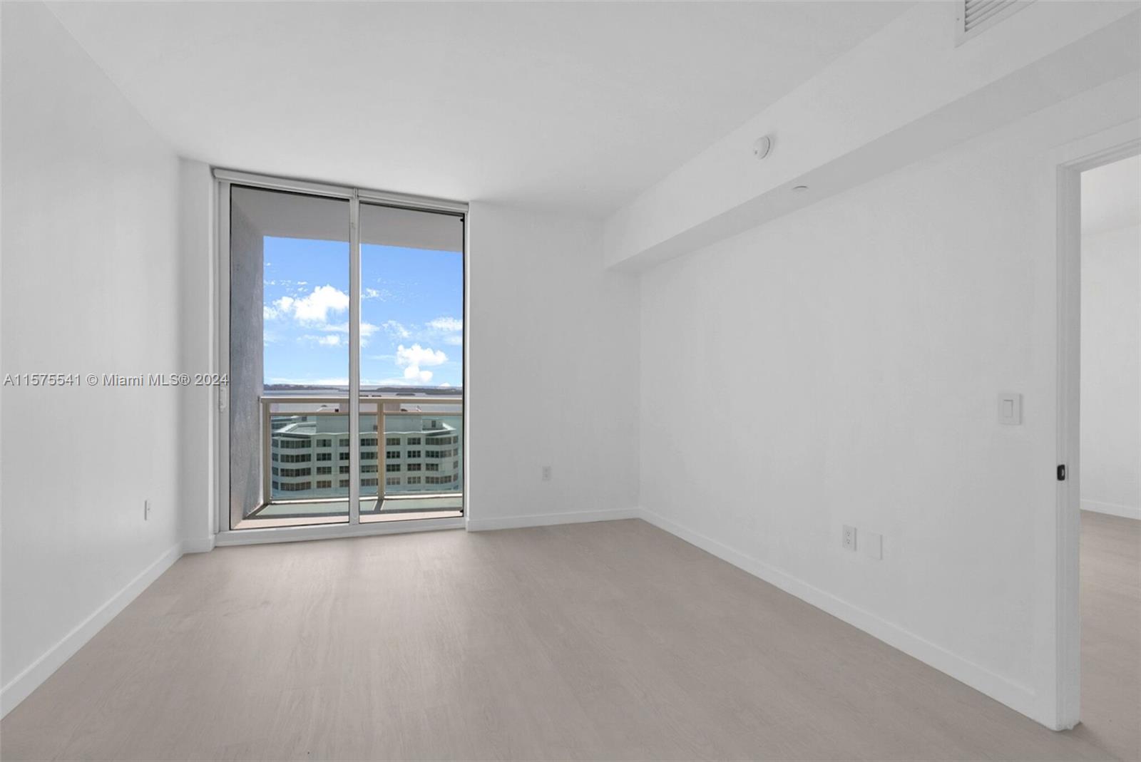 951 Brickell Ave # 2206