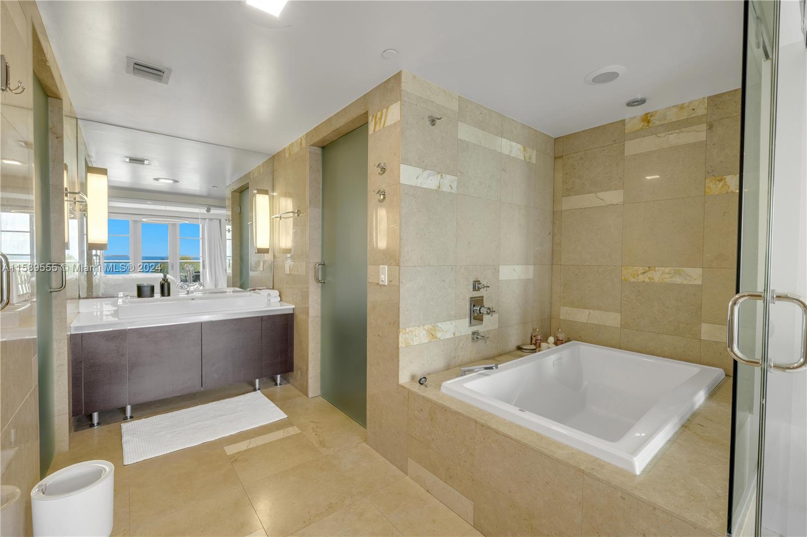 3739 Collins Ave # 302 Unit: N-302