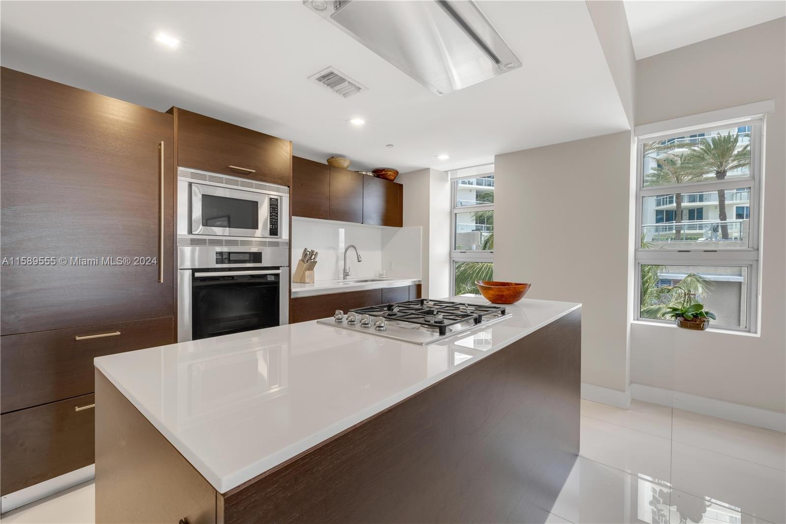 3739 Collins Ave # 302 Unit: N-302