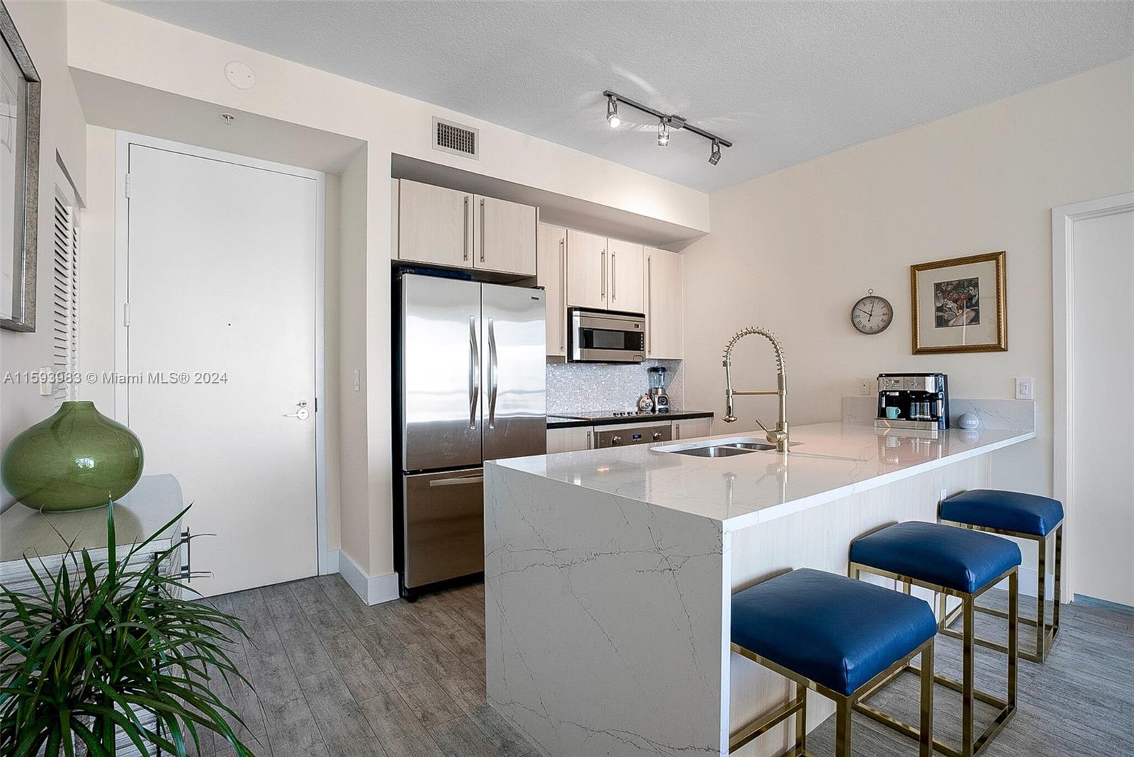 1111 SW 1st Ave Unit: UPH4022-