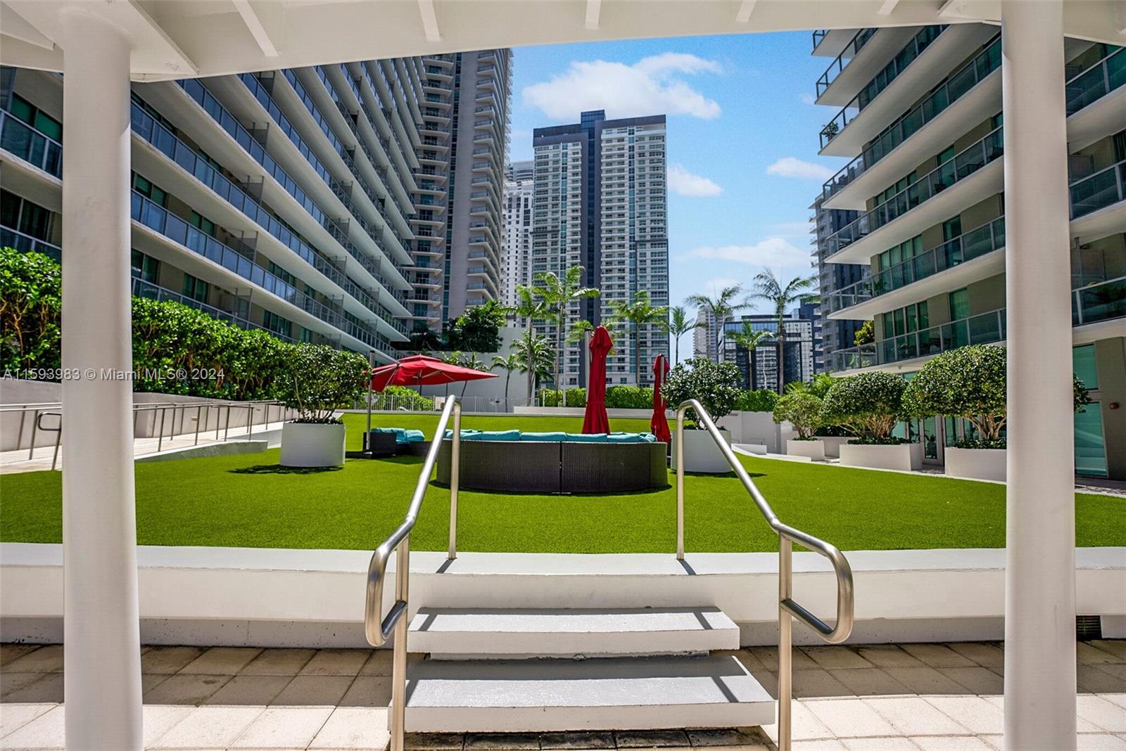 1111 SW 1st Ave Unit: UPH4022-