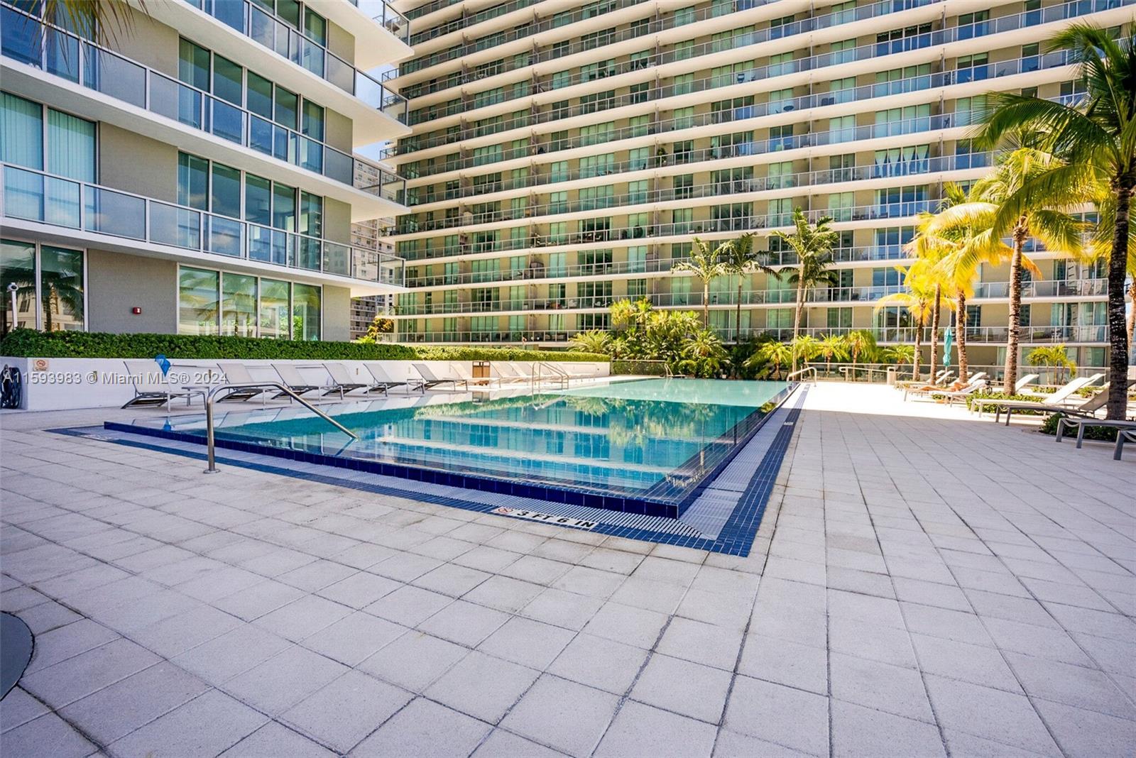 1111 SW 1st Ave Unit: UPH4022-
