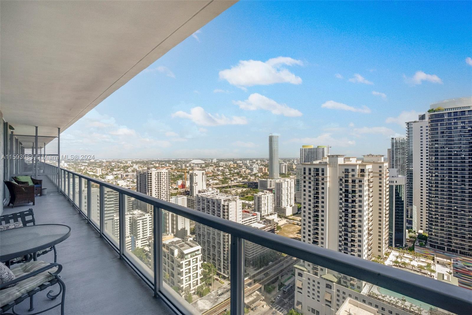 1111 SW 1st Ave Unit: UPH4022-