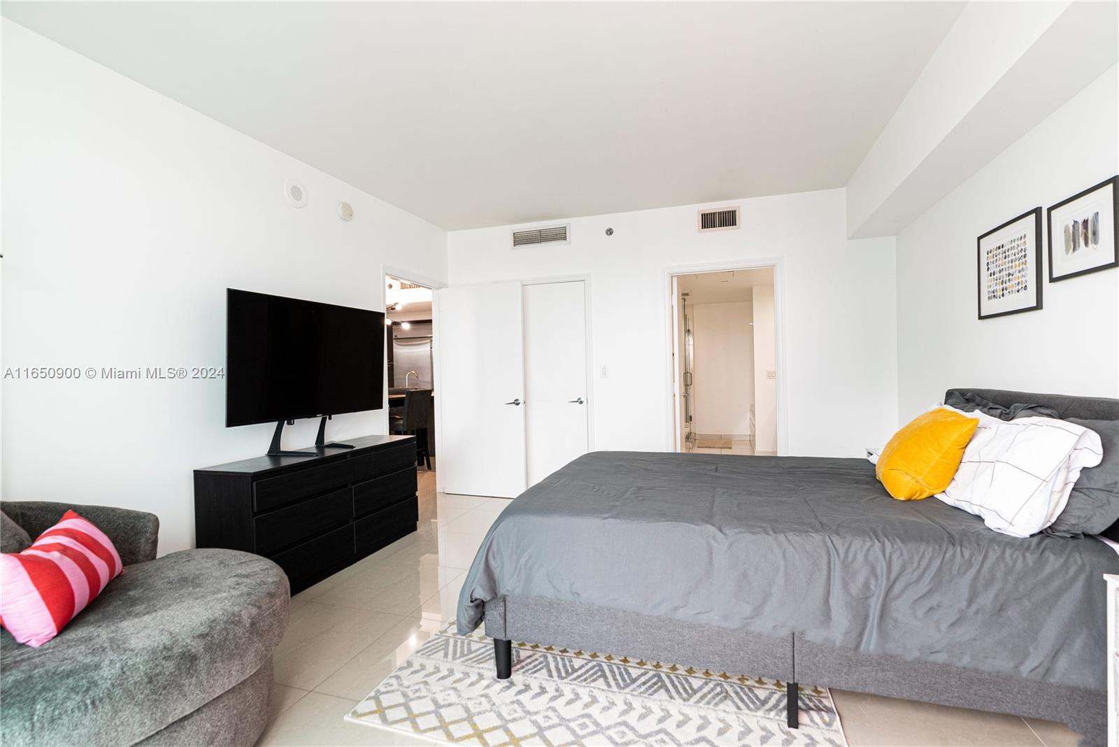 55 SE 6th St # 4005