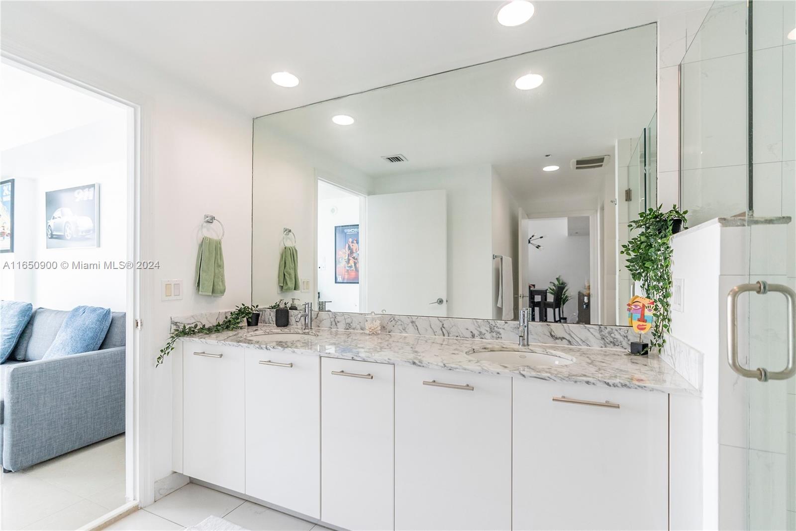 55 SE 6th St # 4005