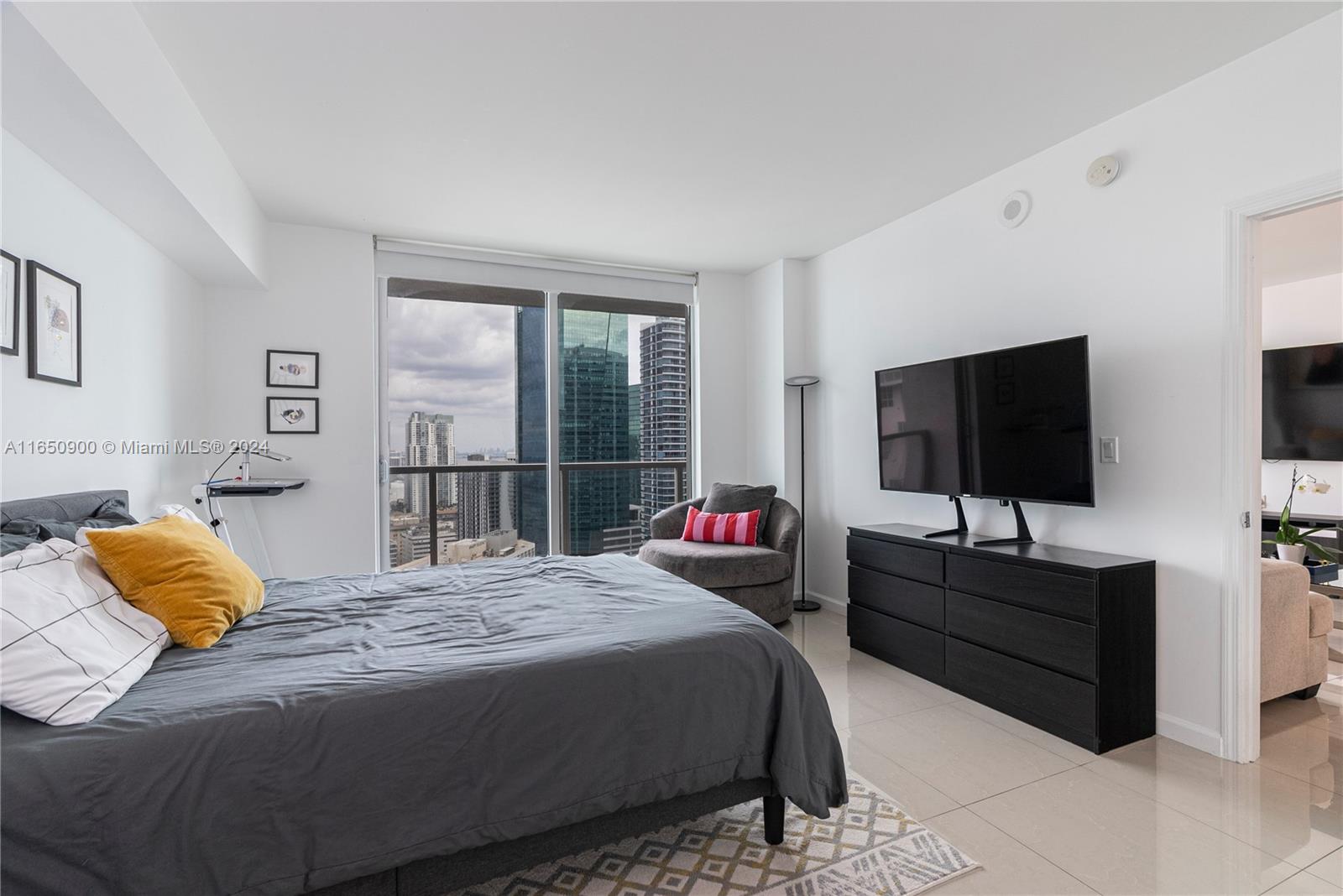 55 SE 6th St # 4005