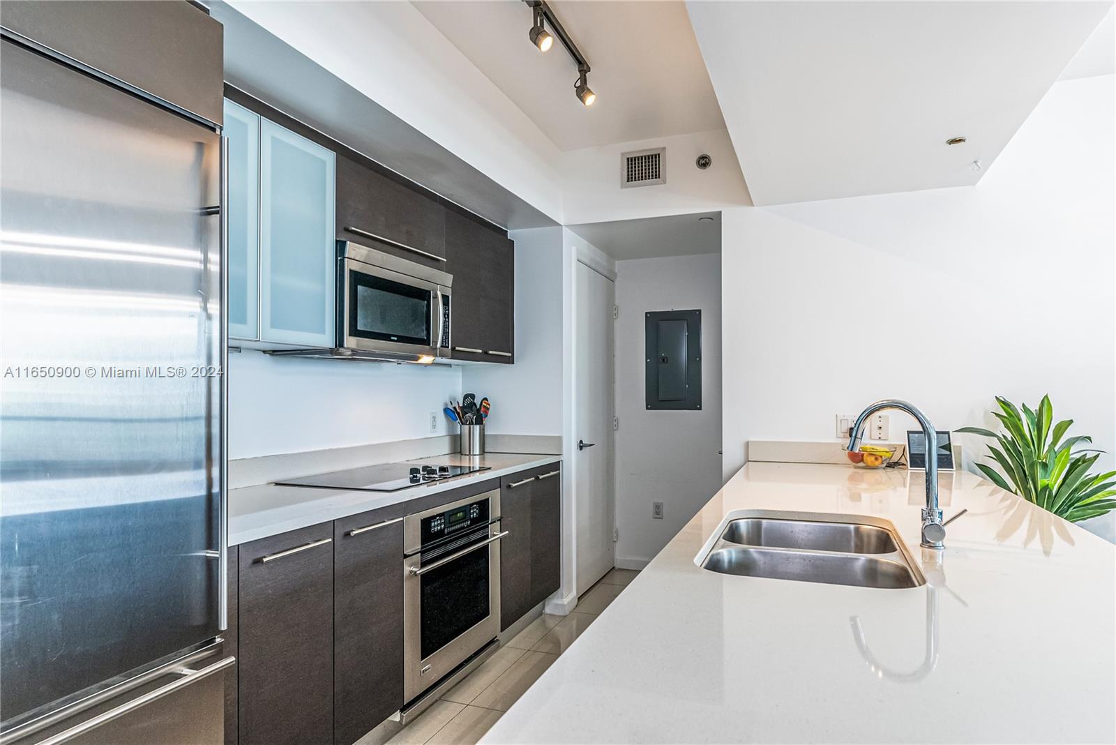 55 SE 6th St # 4005