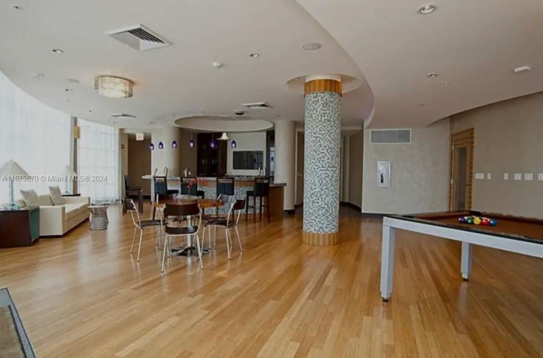 253 NE 2nd St # 2306