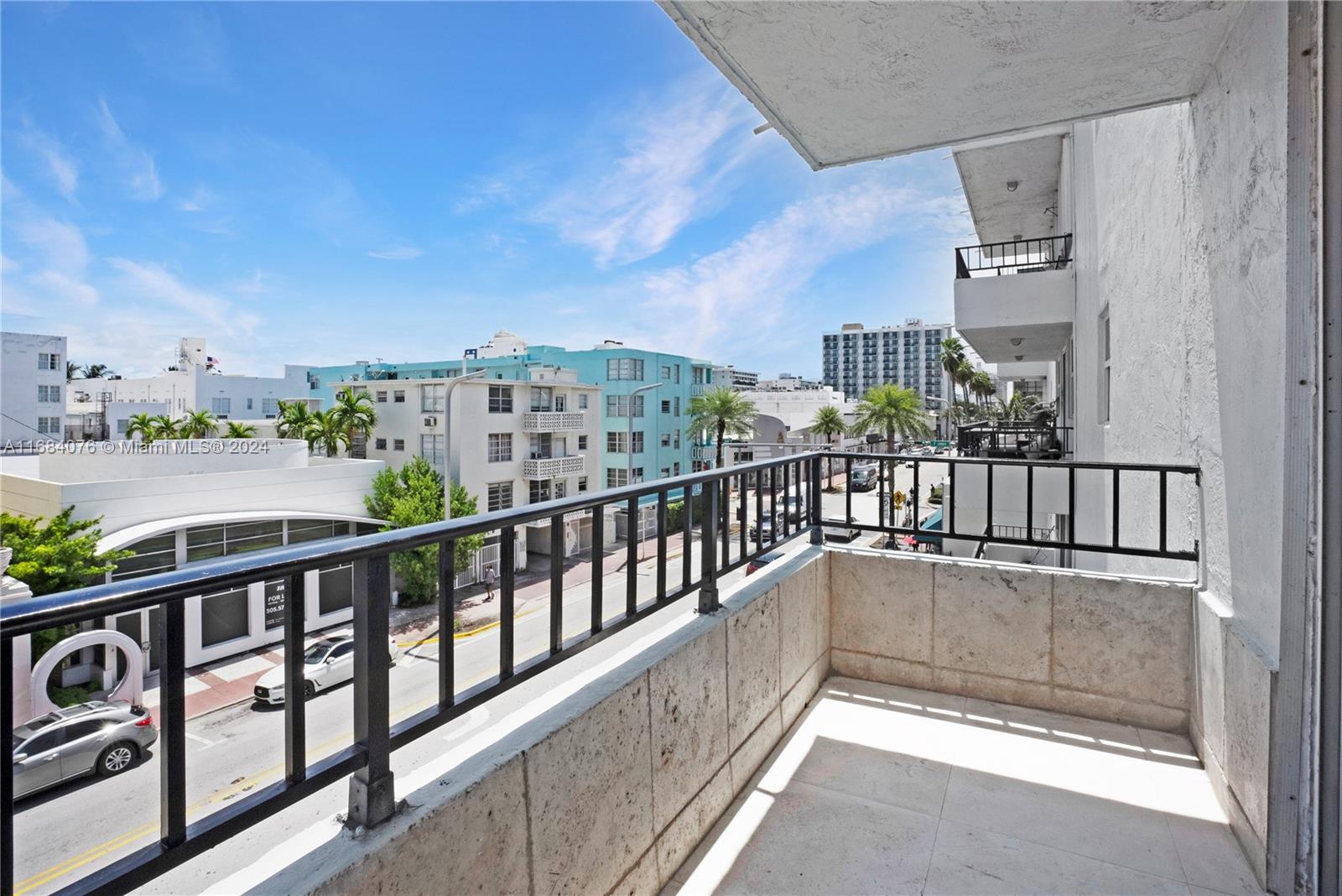 720 Collins Ave # 403