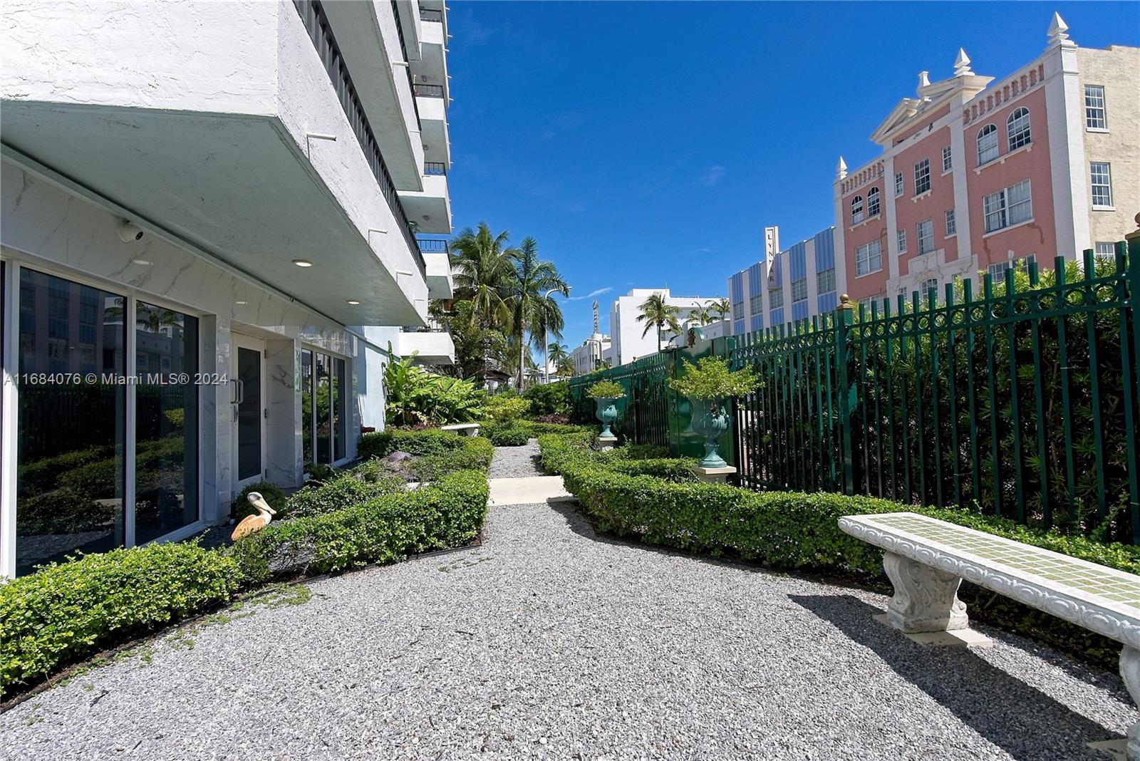 720 Collins Ave # 403