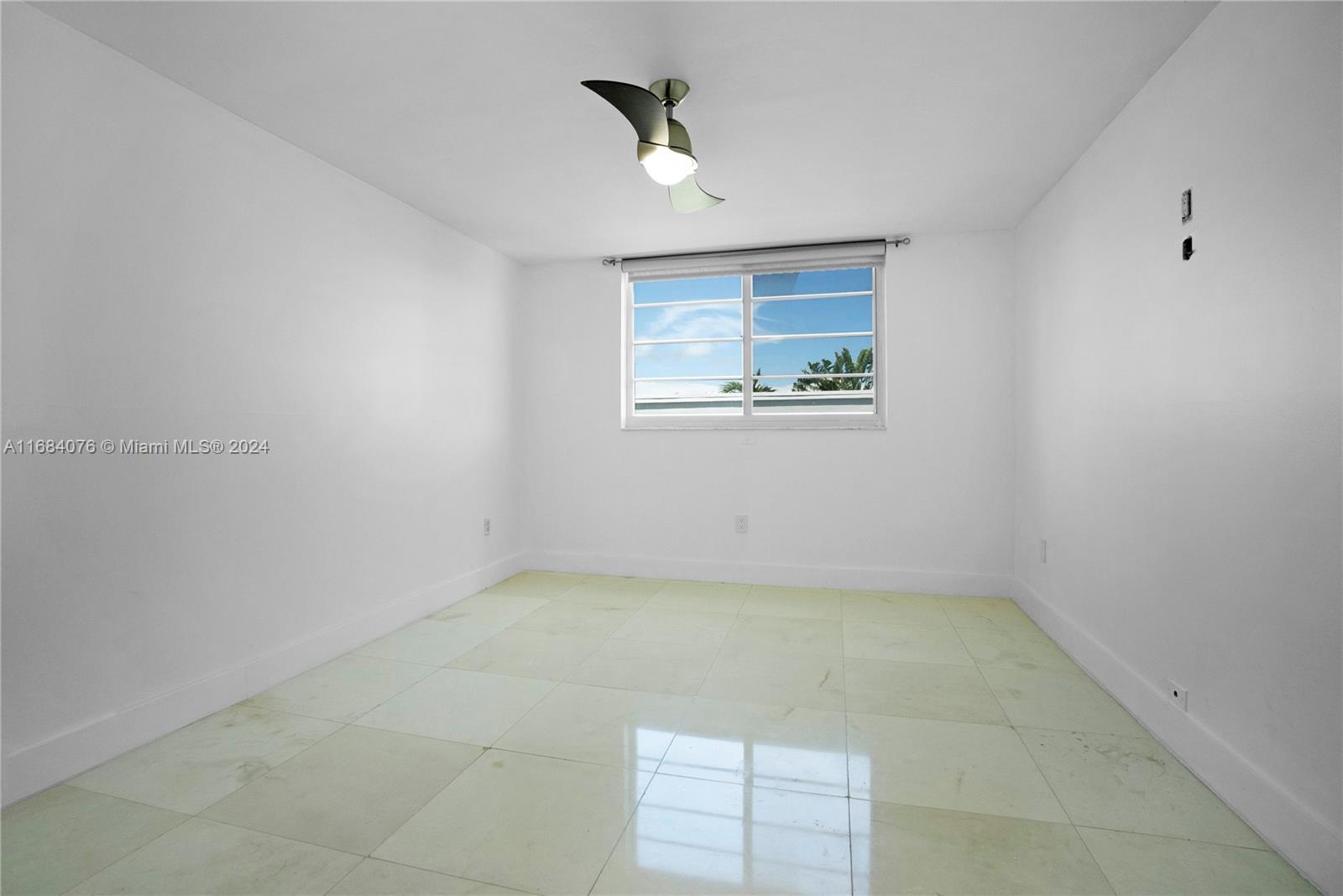 720 Collins Ave # 403