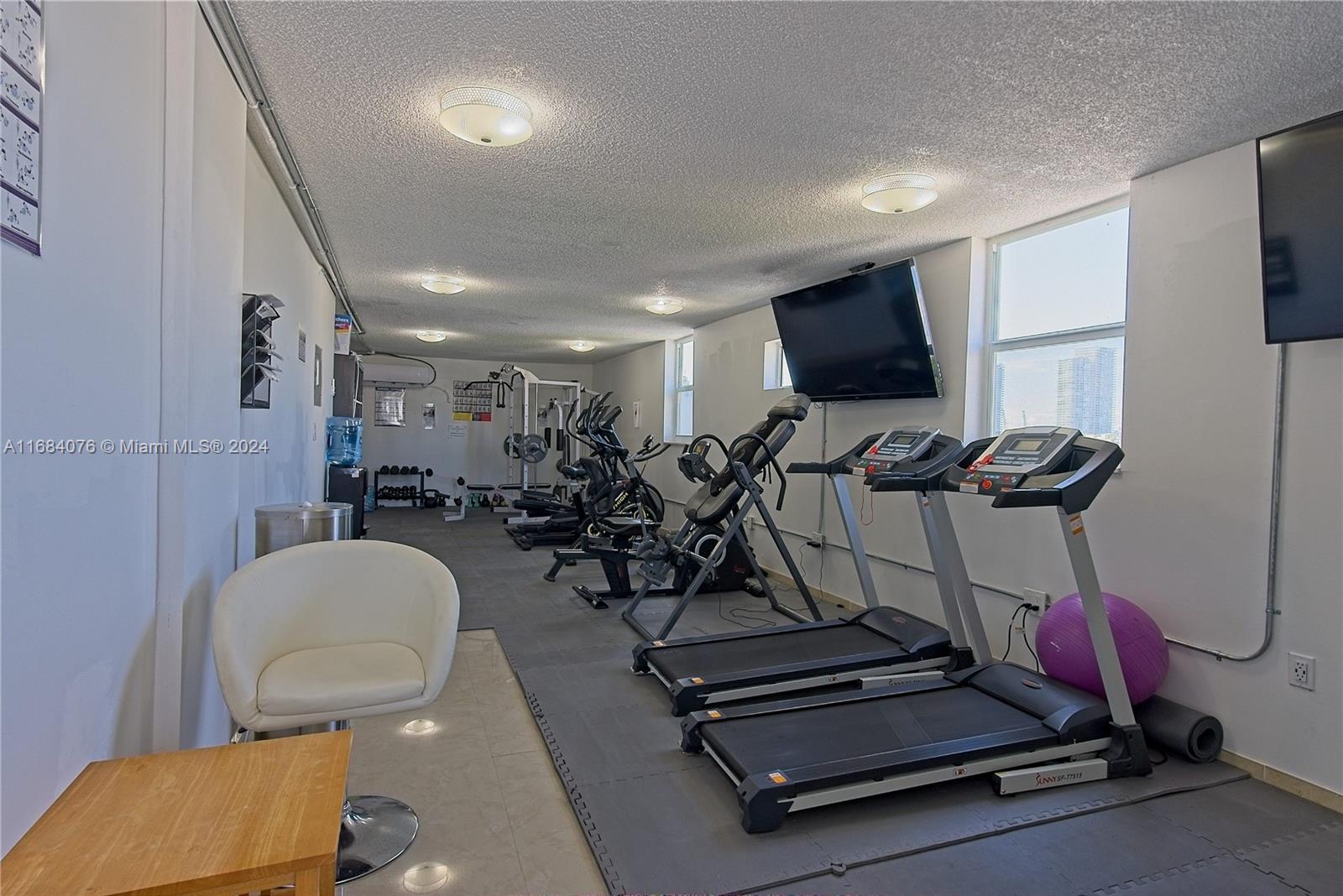 720 Collins Ave # 403