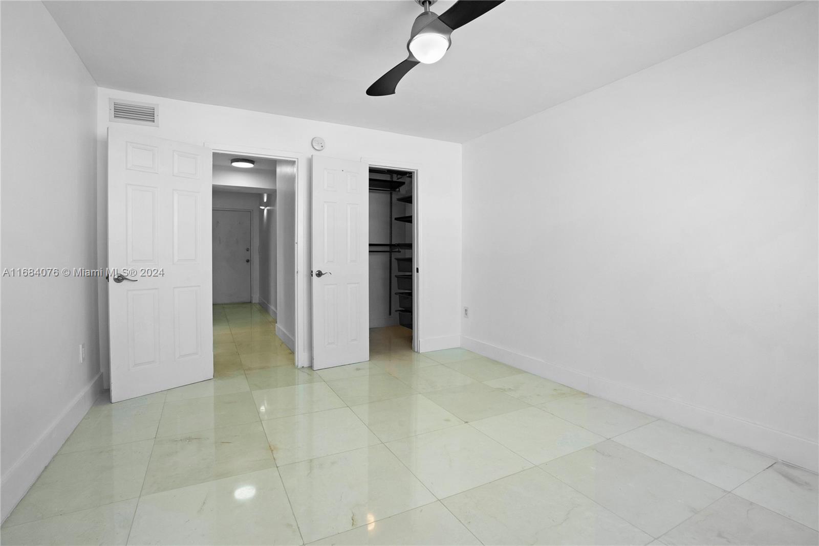 720 Collins Ave # 403