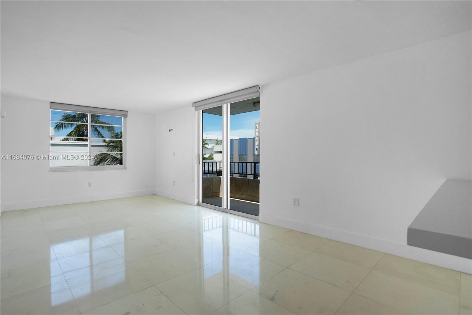 720 Collins Ave # 403