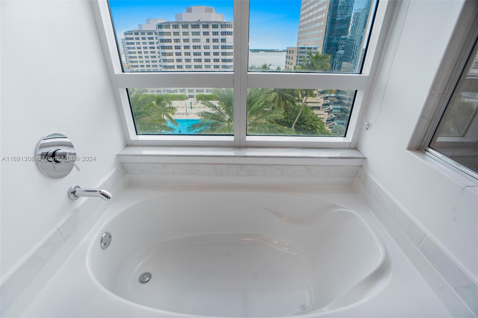 951 Brickell Ave # 1510