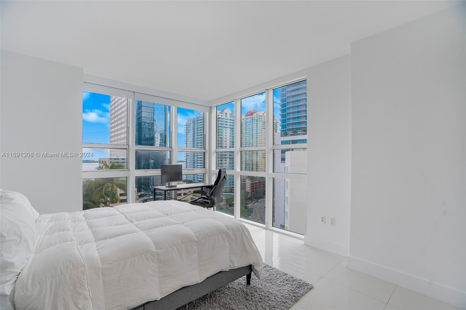 951 Brickell Ave # 1510