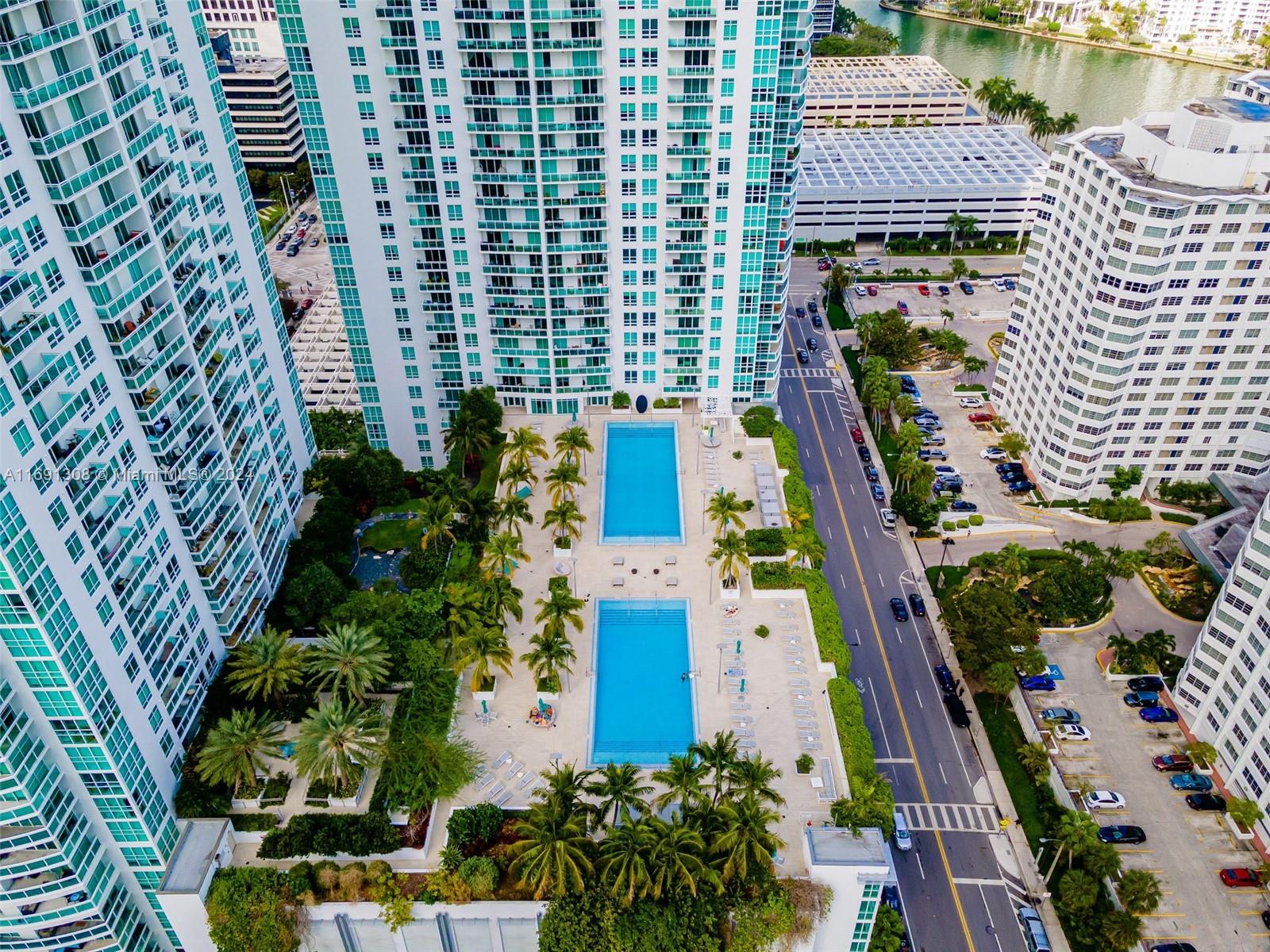 951 Brickell Ave # 1510