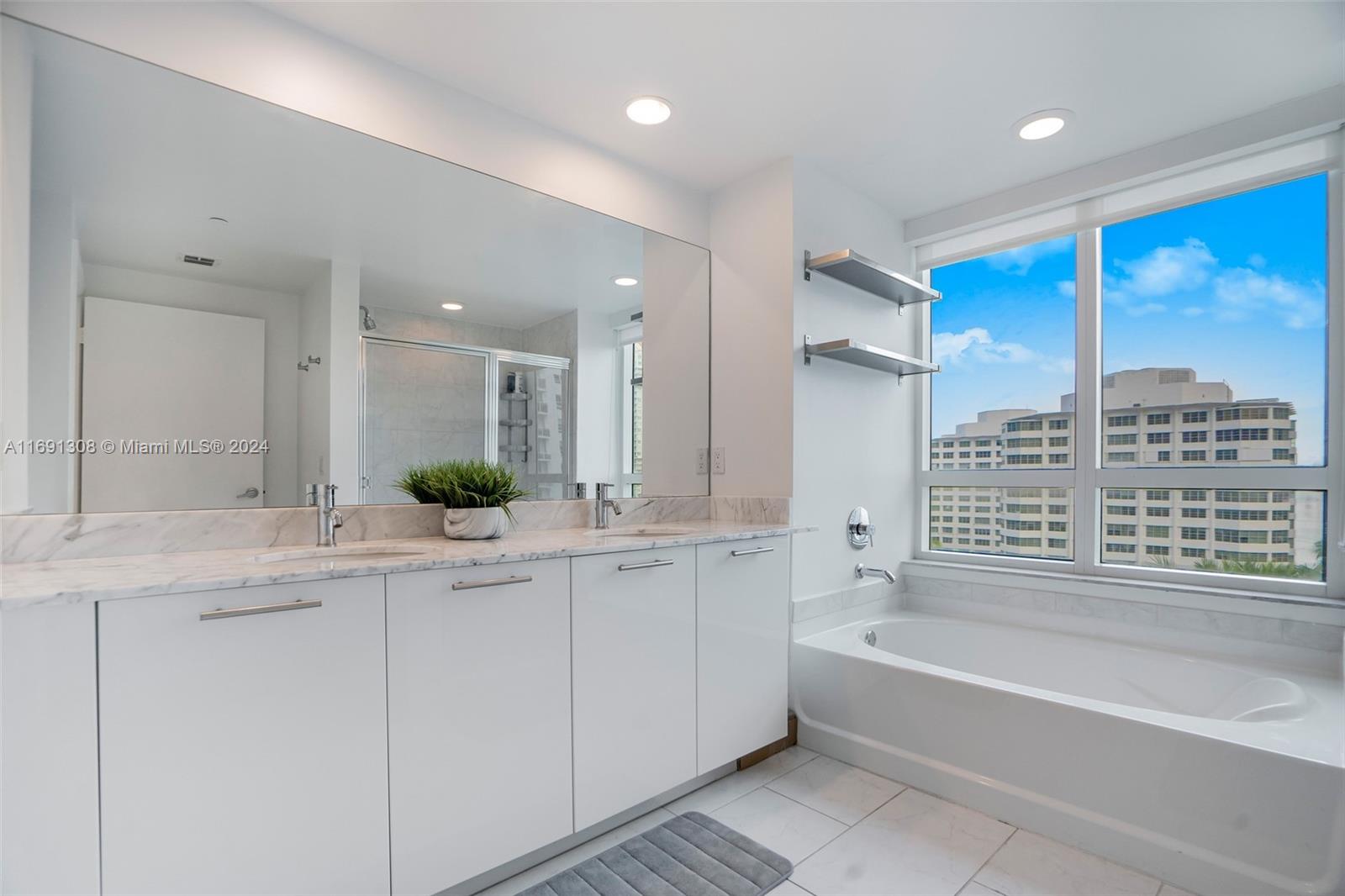 951 Brickell Ave # 1510
