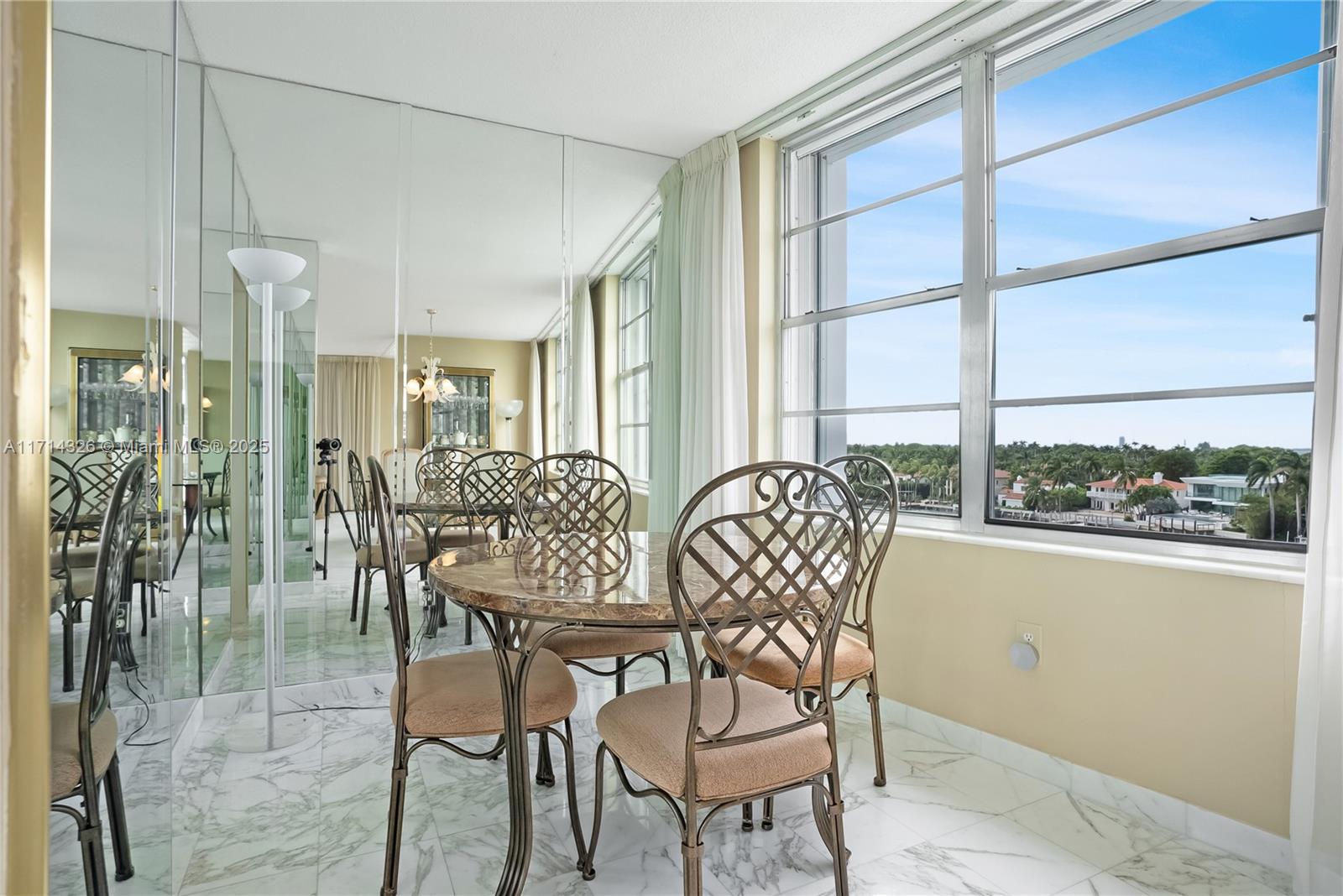 5640 Collins Ave # 6C