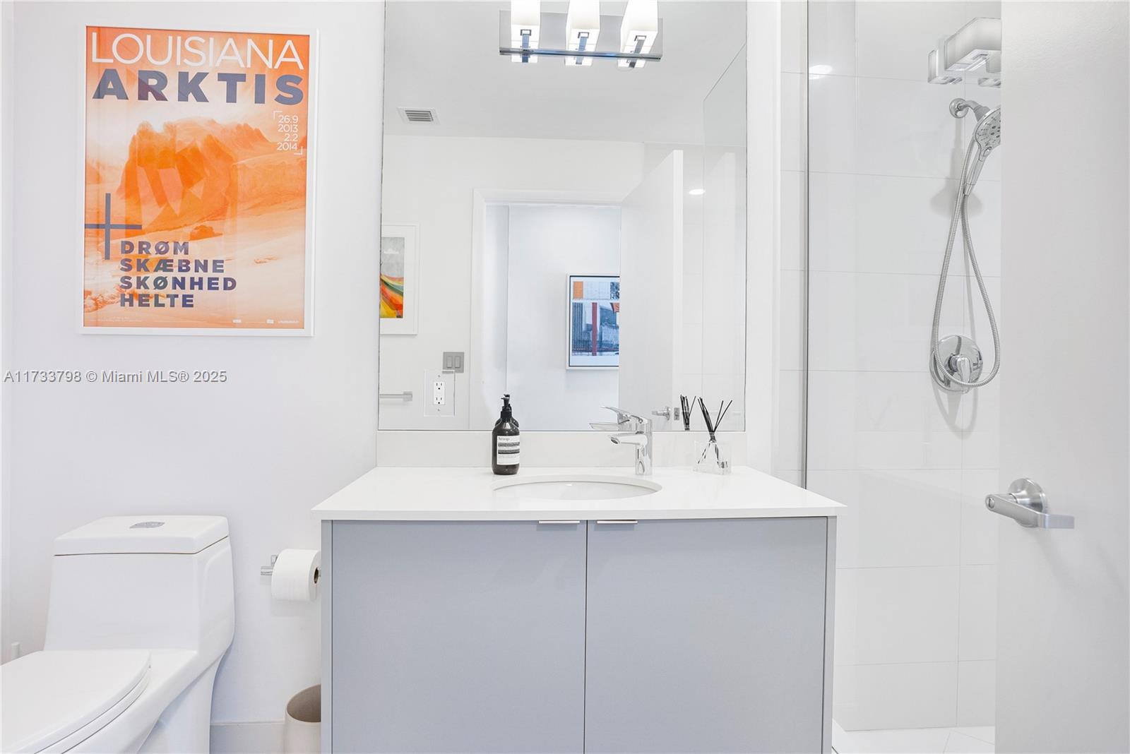 2020 N Bayshore Dr # 2302