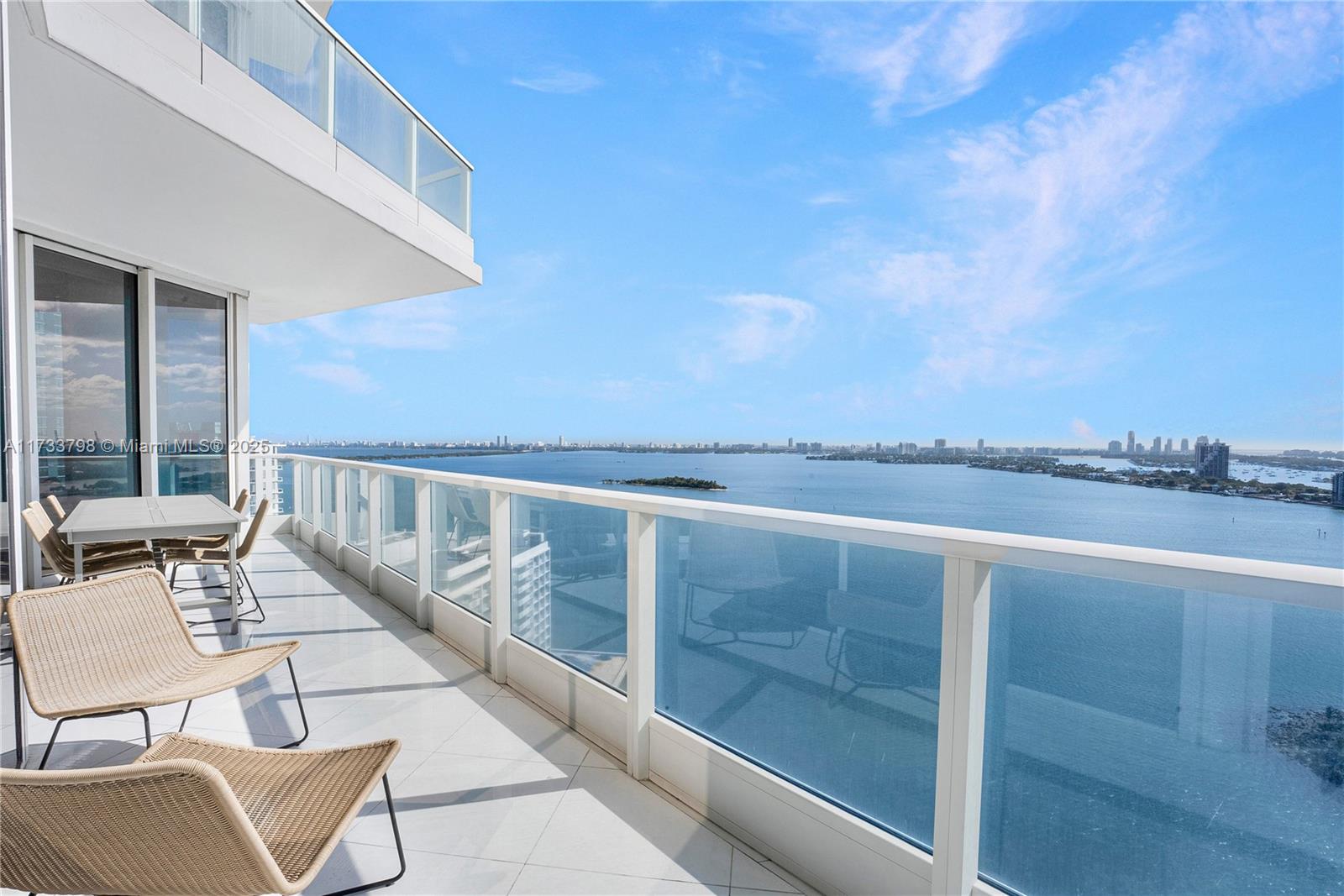 2020 N Bayshore Dr # 2302