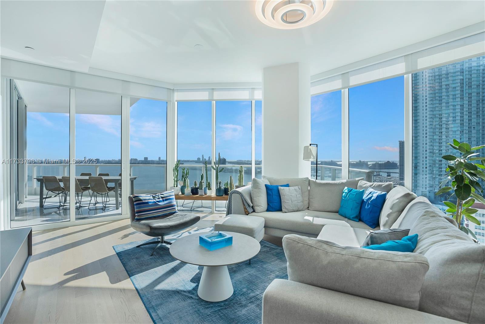 2020 N Bayshore Dr # 2302
