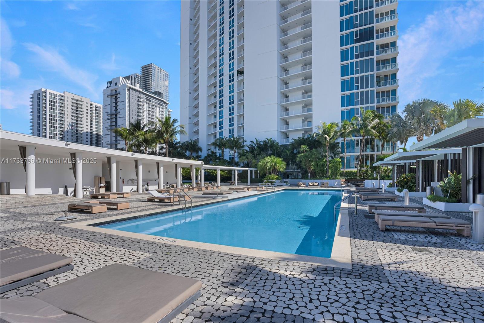 2020 N Bayshore Dr # 2302