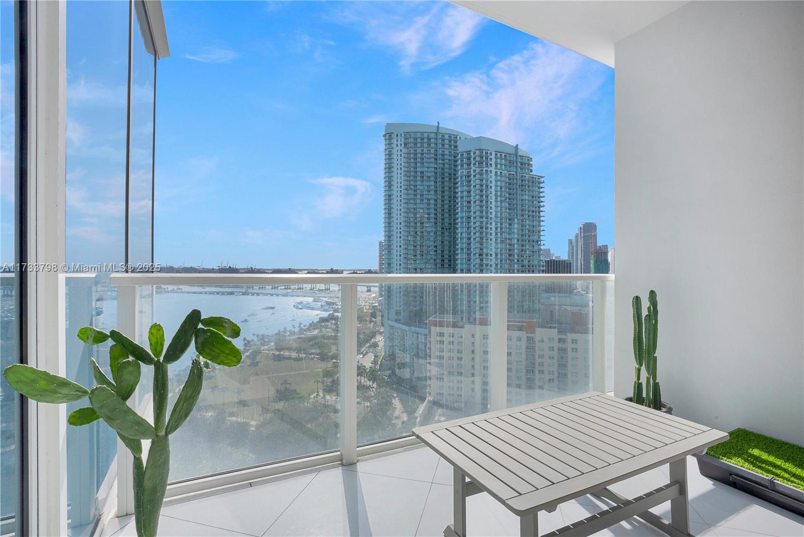 2020 N Bayshore Dr # 2302
