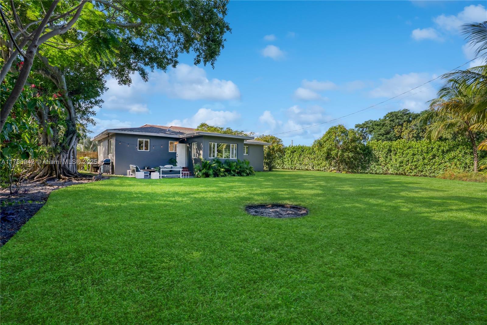 185 NW 115th St
