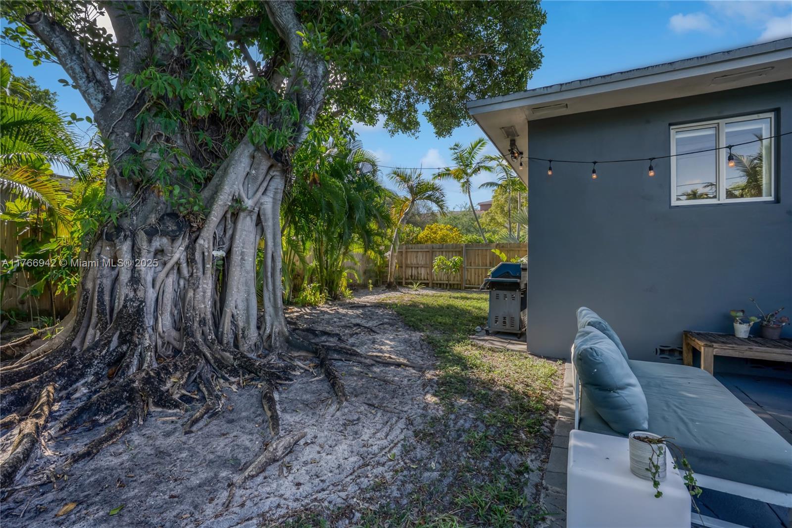 185 NW 115th St