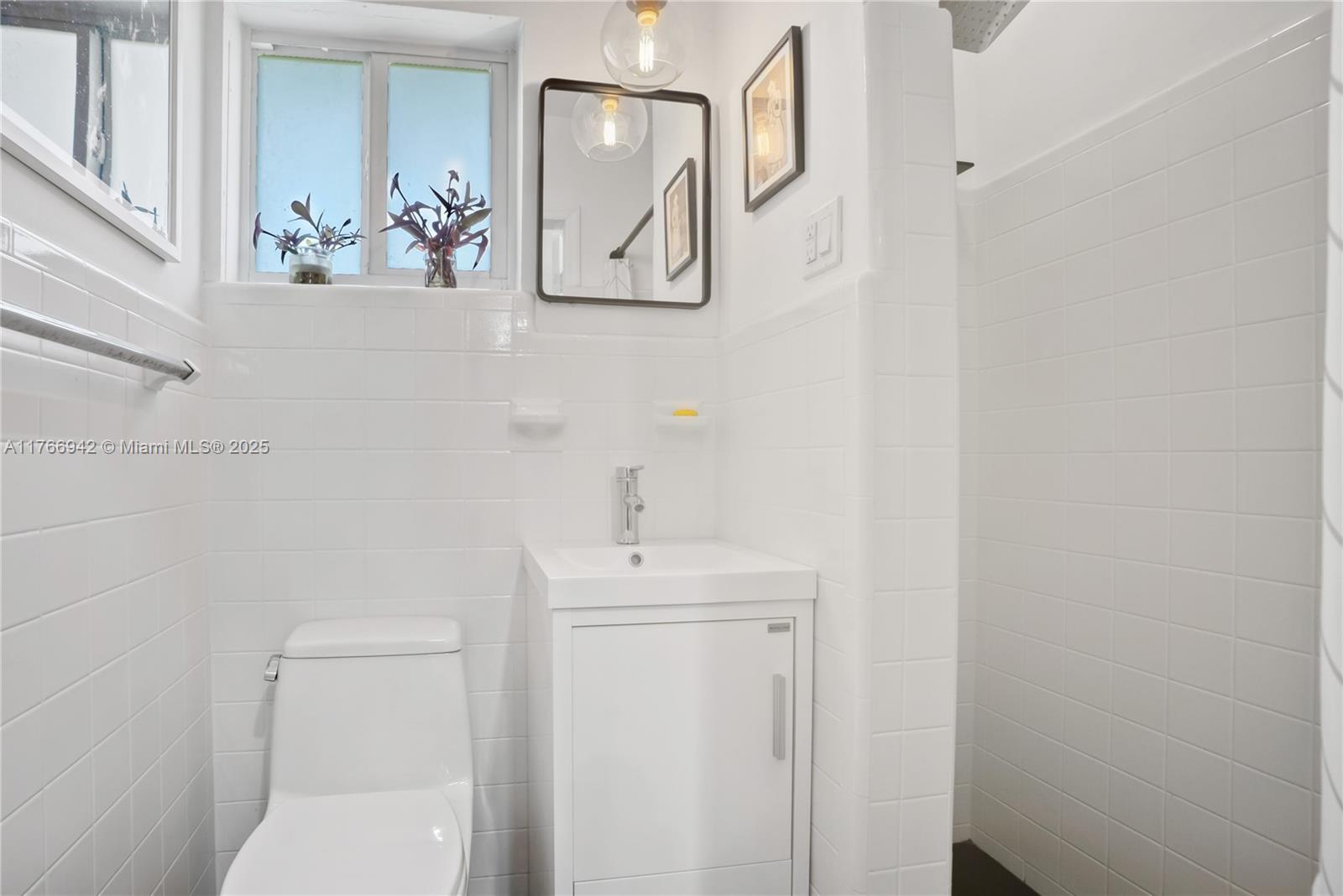 185 NW 115th St