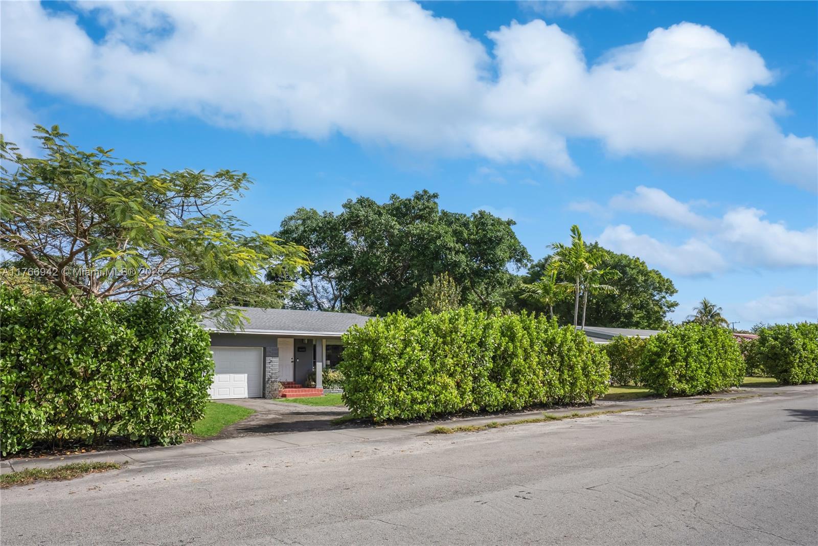 185 NW 115th St