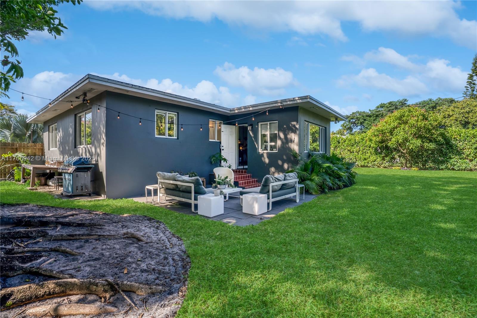 185 NW 115th St