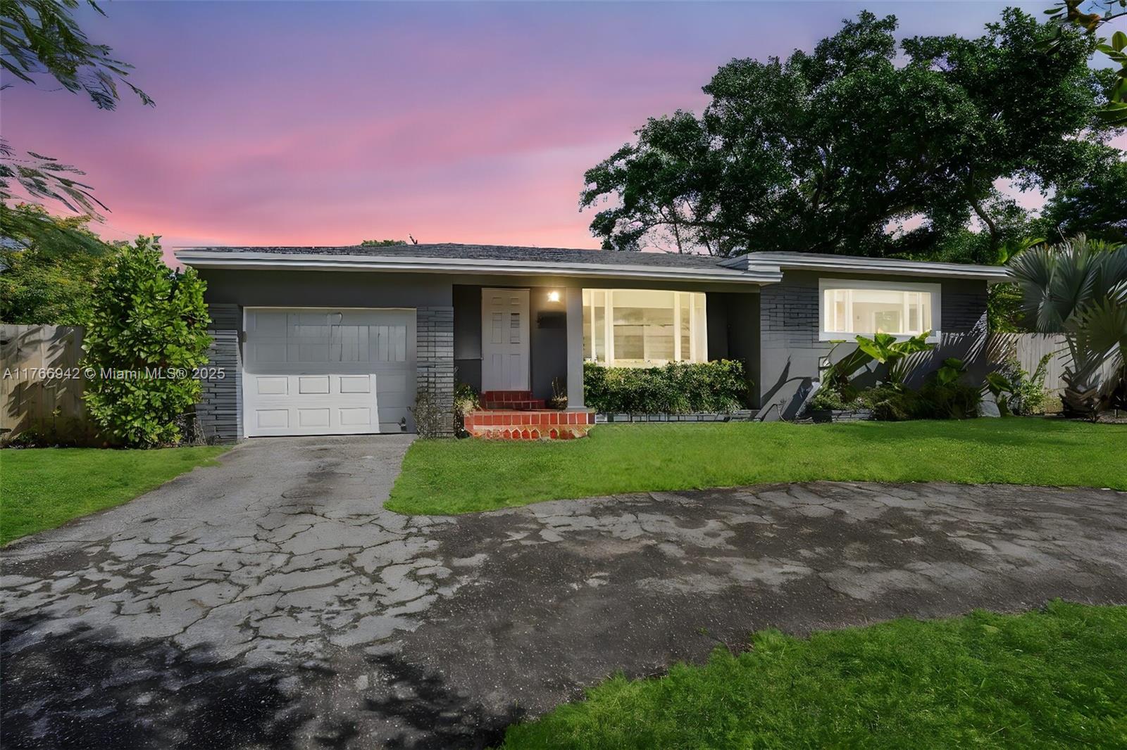 185 NW 115th St