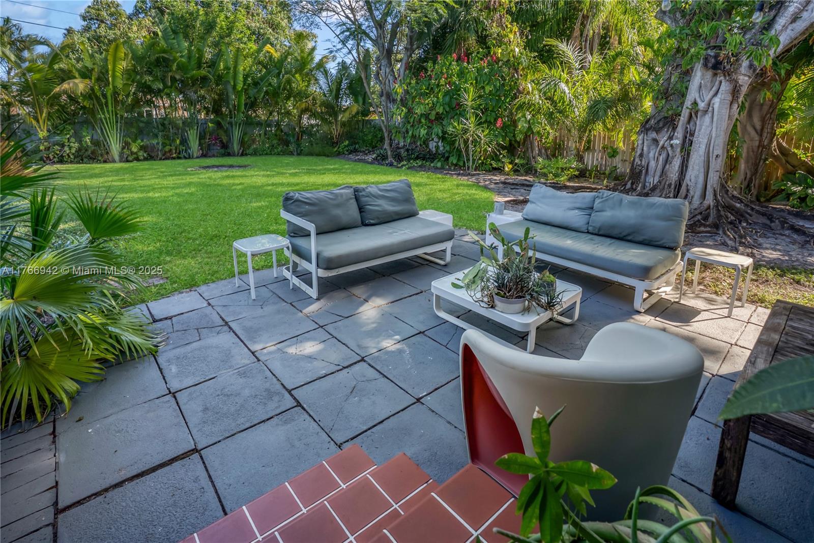 185 NW 115th St